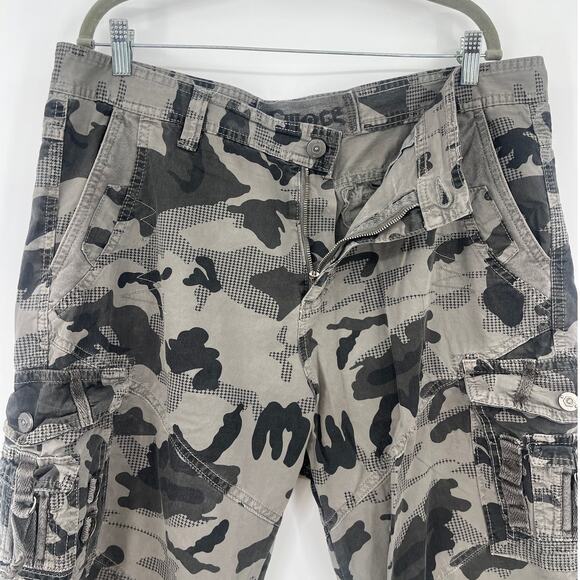 TwoGe Y2K Camo Cargo Mens Shorts Sz 38 Gray Skater Grunge Utility Pockets Street - Picture 5 of 11